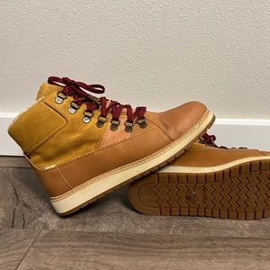 Women’s 6.5 Leather Boots - Waterproof and adventure ready!